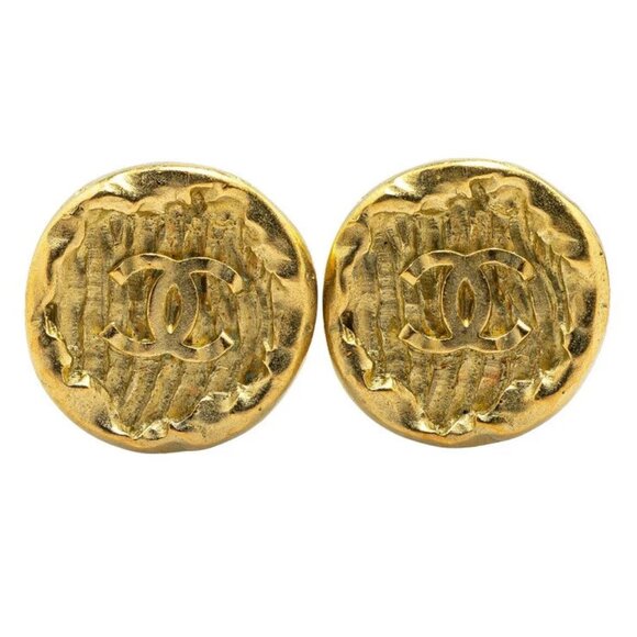 CHANEL CC Logos Round Clip-On Earrings Gold Tone 95P Auth w/Box #04210 - Picture 1 of 4